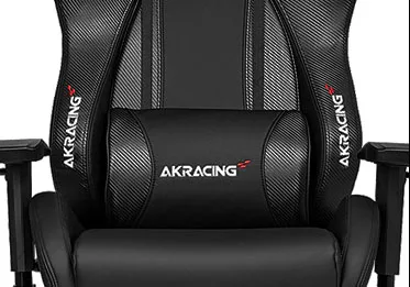 腰を支えるAKRacingチェアのランバーサポート