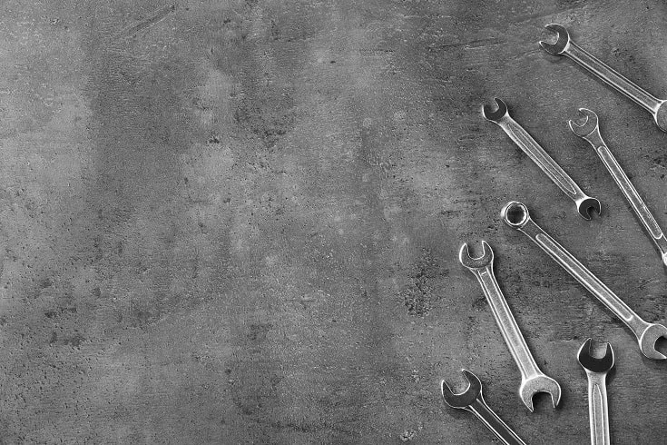 メンテナンス用の工具が並ぶイメージ