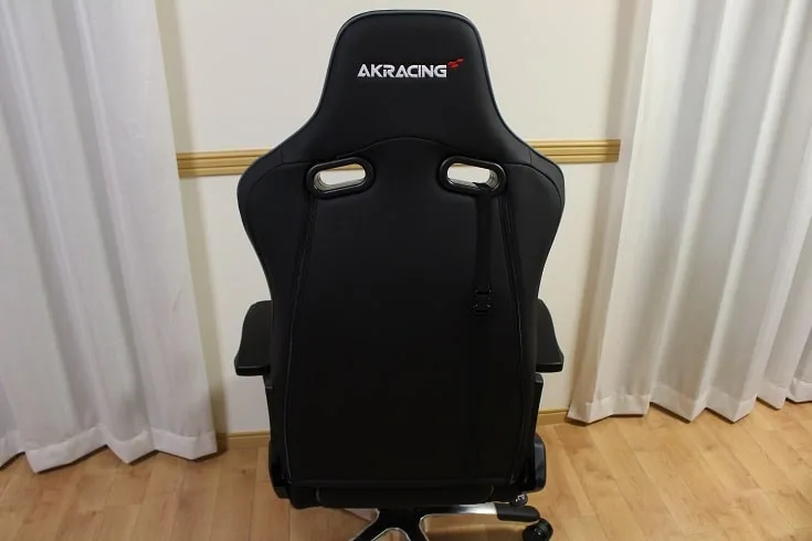 手順⑩: 背もたれに通したランバーサポートのベルト