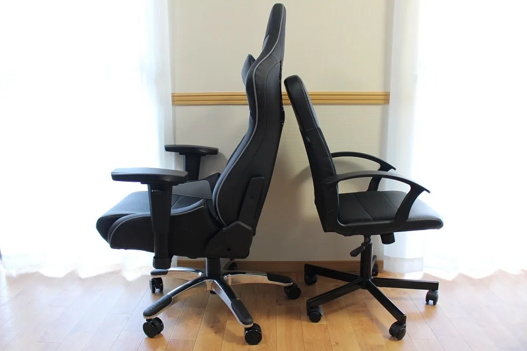 横から見たオフィスチェアとPro-X V2のサイズ比較