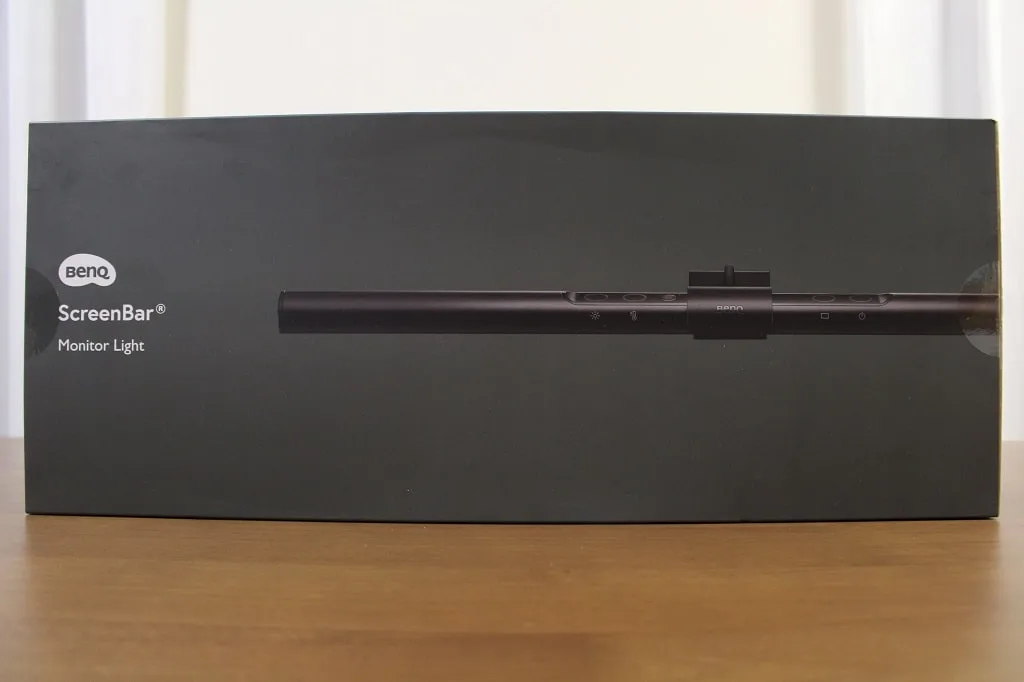 BenQ ScreenBarの外箱