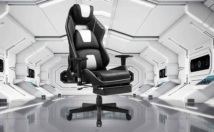 白い近未来風の部屋に置かれたGTRACINGチェア
