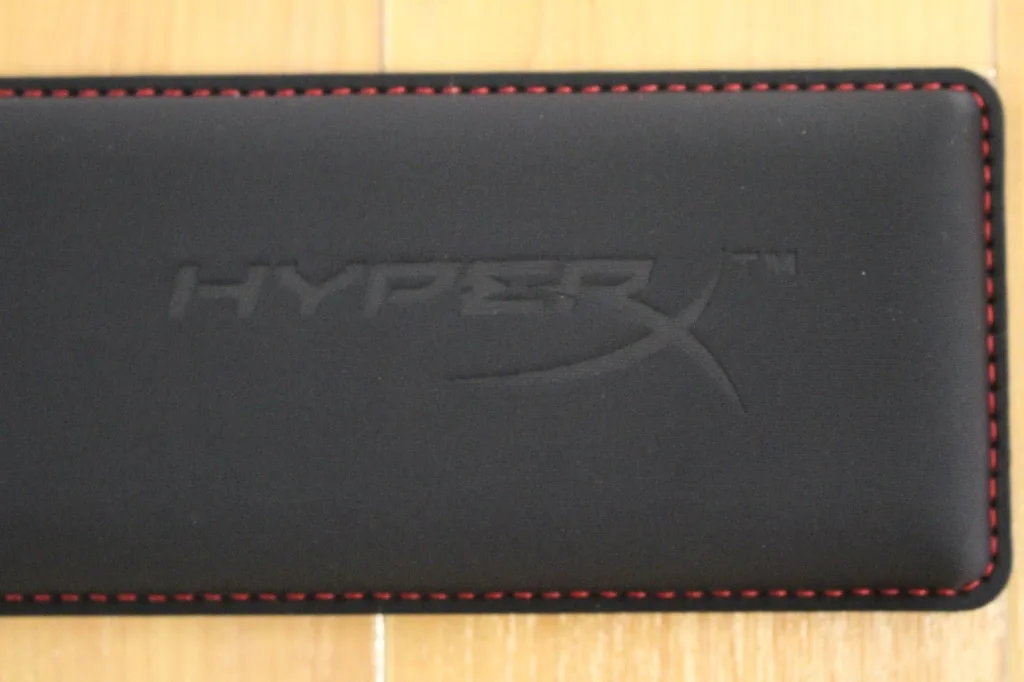 HyperXロゴ入りの表面