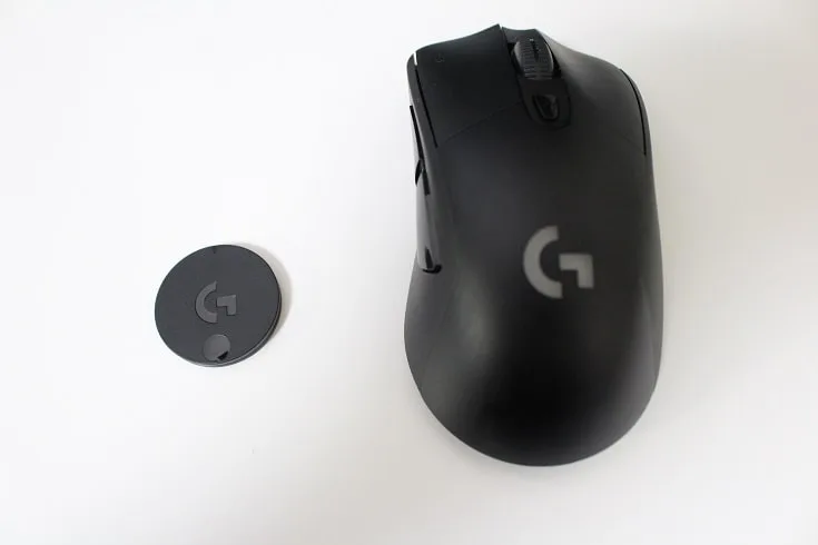 マウスとPOWERCORE充電モジュール