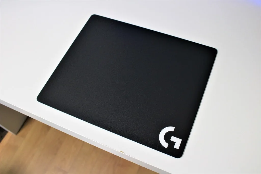 デスクに敷いたLogicool G440t
